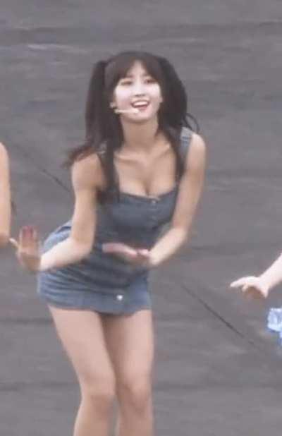 Momo Hirai