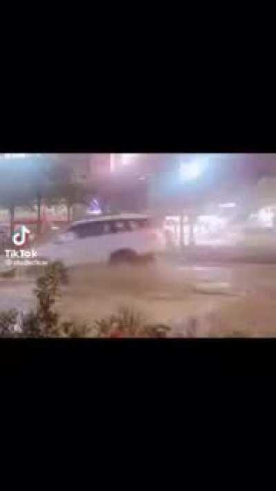 This big ass pot hole