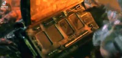 not sure if i remember this scene from Predator…