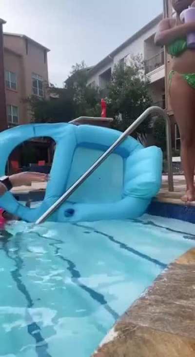 Lavish Style on the Pool