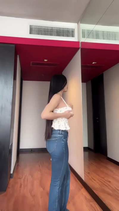 It’s a jeans kinda day💕