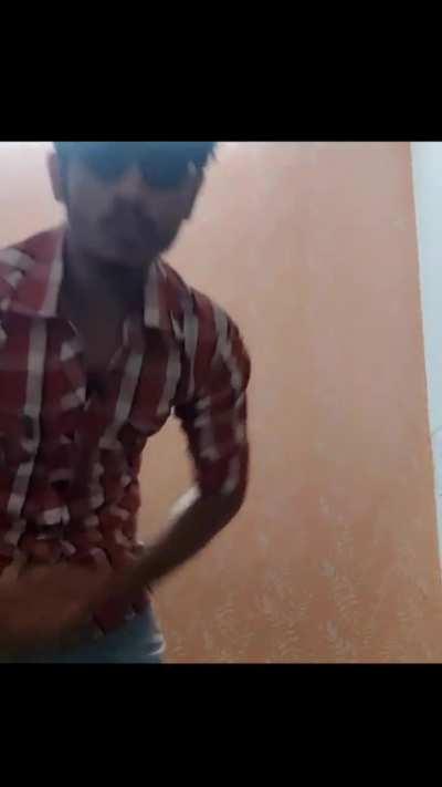 Chwenchy ruppes ki chewt dedo