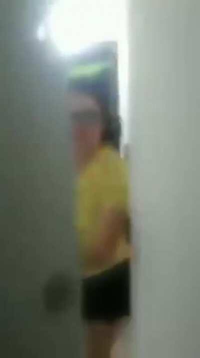 O cara ainda terminou rindo kkkk. Loca