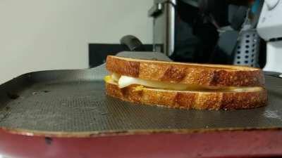 Tried to time lapse my gouda and muenster to see that cheese MELT