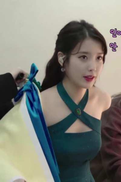 IU