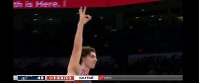 [Highlight] Giddey flings it in at the buzzer