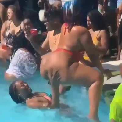 All dat ass on the diving board