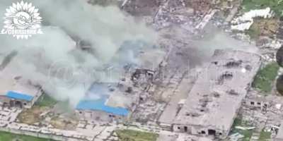 The Ukrainian Armed Forces carried out an Su-27 airstrike with 2 guided American GBU-39 bombs on a farm near the village of Bogatyr with about 50 Russian soldiers in the Donetsk region. May 2025.