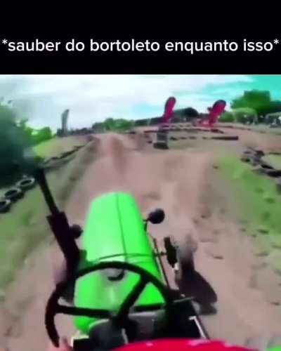 o melhor de tudo, o cara consgue fazer a duas voltas mais rapidas da corrida com o pior carro que tem