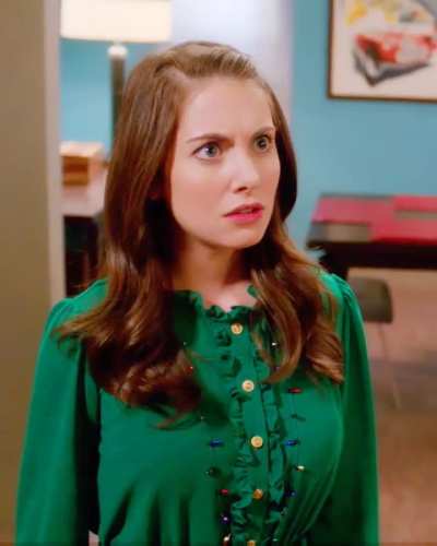 Christmas tree green clad Annie brings festive cheer 🎄