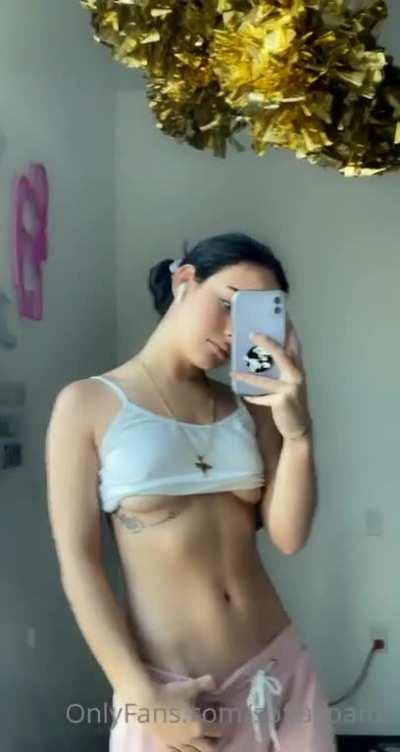 Dm to jerk to her I’ll feed 🤤🤤