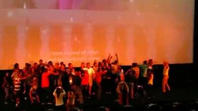 Indians dancing at credit song of sairat film at Colorado, USA. Theatre service at 40 sec is so confused...