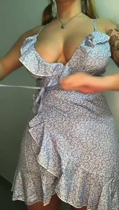 Any love For this Body 🤤 ( Her Free Pack Albums In Comments )