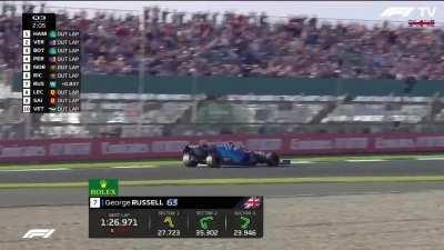 Q3: The crowd cheers as Russell goes faster - Crofty: 