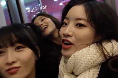Dahyun and her girlfriends (Momo and Sana)