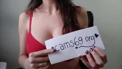 Chat online with women who are willing to get naked and jerk off with you --- Check out the comments