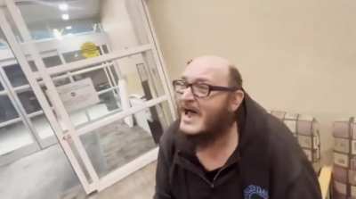 Married man with kids gets beaten by Vigilantes after trying to meet up with an underage girl