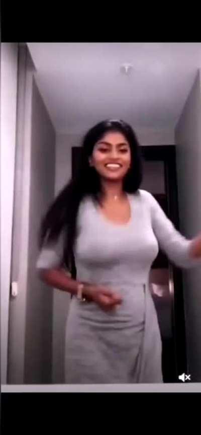 Do anyone know this girl?? Her insta