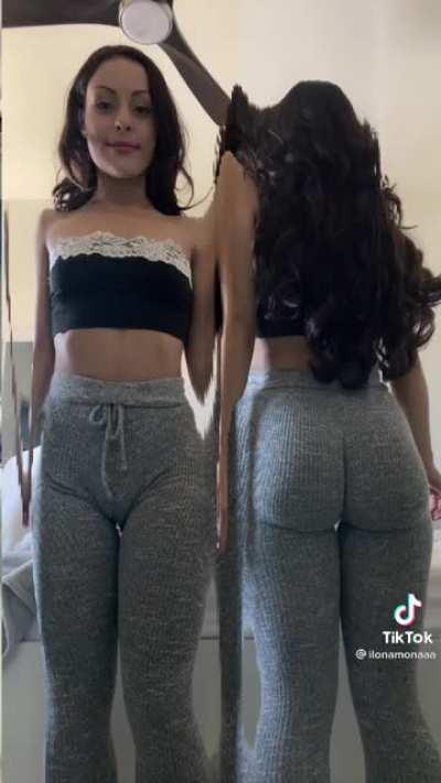 Damn The 🐱 & Legs Look Juicy