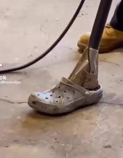 Hell crocs: +50 speed, -25 in feet durability, +100 burnt feet.