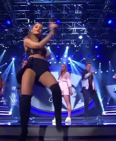 The thighs that bind