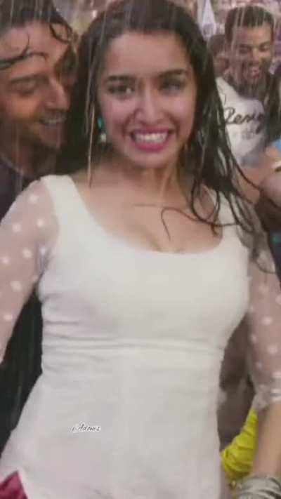 Shraddu pumping her wet bulky boobs 💦💦😍😍