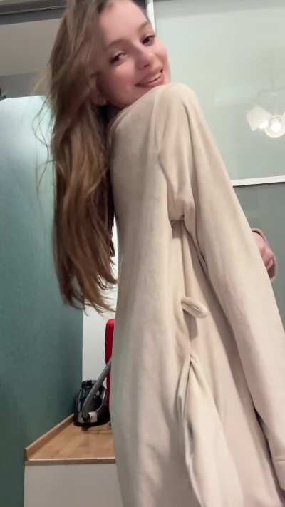 Little twirl to reveal a petite snack