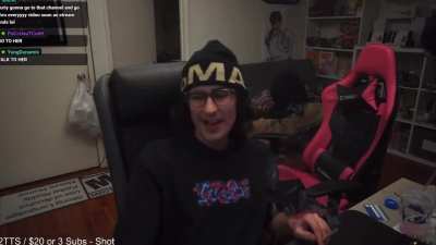 Live streamer has a mental breakdown after finding out his girlfriend made YouTube videos 10 years before she met him 