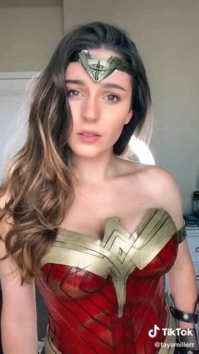 She is literally gal gadot