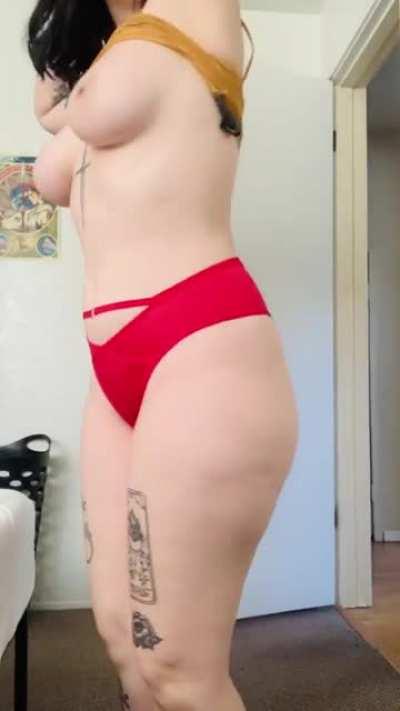 More waist-to-hip ratio proof that I don’t photoshop! ♥️