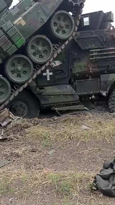UA POV: Ukranian soldier attempts to enters a MaxxPro that was run over by T-72B3 tank