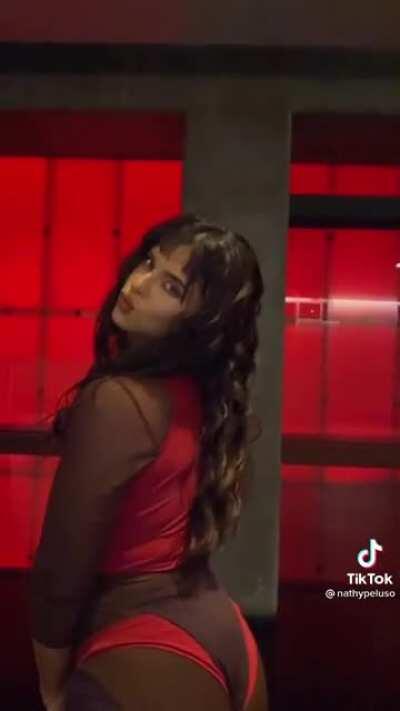 Naty Peluso Tremendo Culo🍑