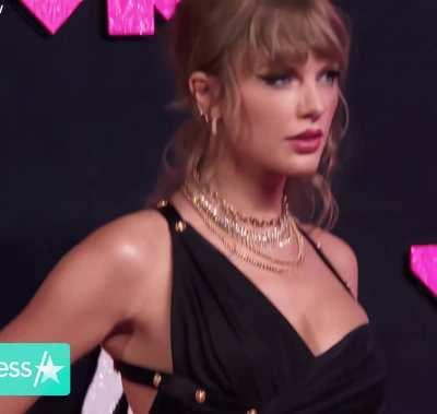 Closeup at VMA