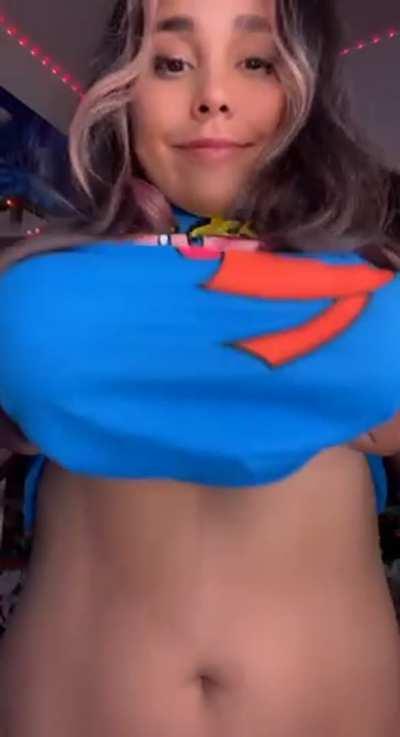 I just want to surprise you with my tits Papi