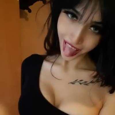 4 minutes of TikTok thots begging for facials