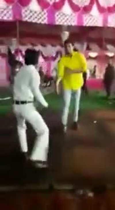 Tu dekh nazara kushti ka.