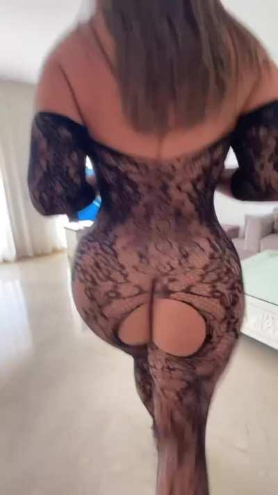 am i fuckable to younger guys? 🥺