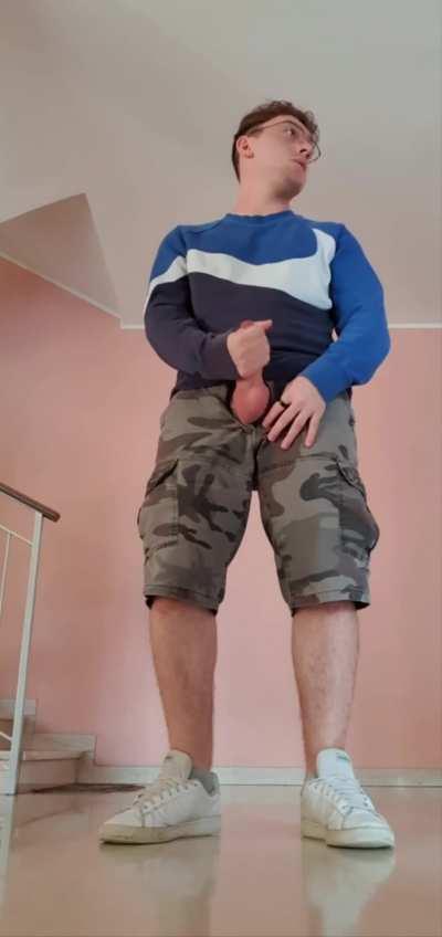 Who loves a huge risky cumshot? (22)