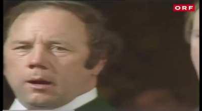 These men singing have an interesting method.