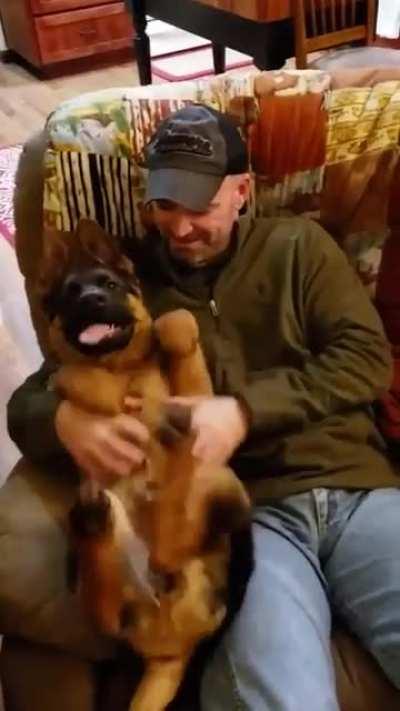 dAd iS foRceD tO sErvE kiNg dOg