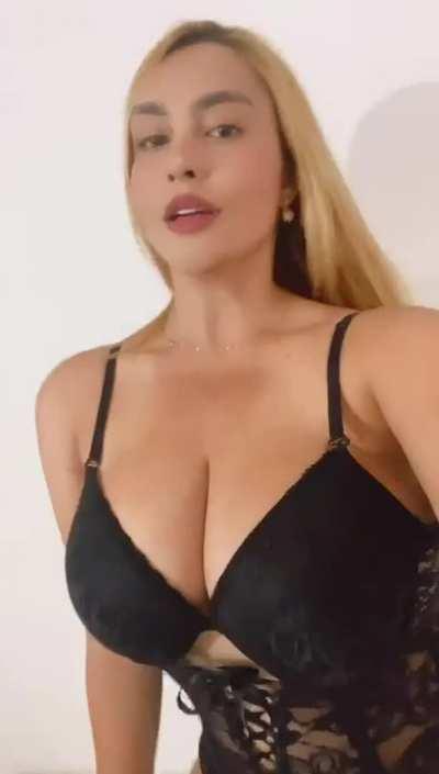 I heard you like Big Boobies ;)