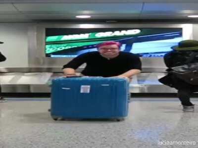 *luba anão entrou no chat*