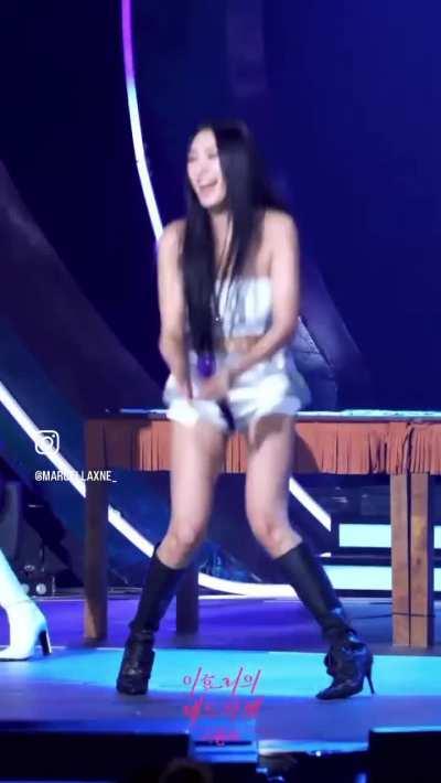 SISTAR19 • MA BOY 中