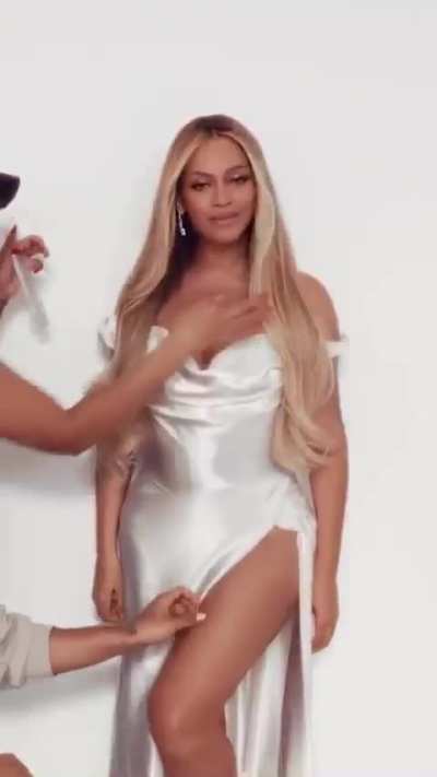 Beyoncé’s new ad for CÉCRED 😵‍💫