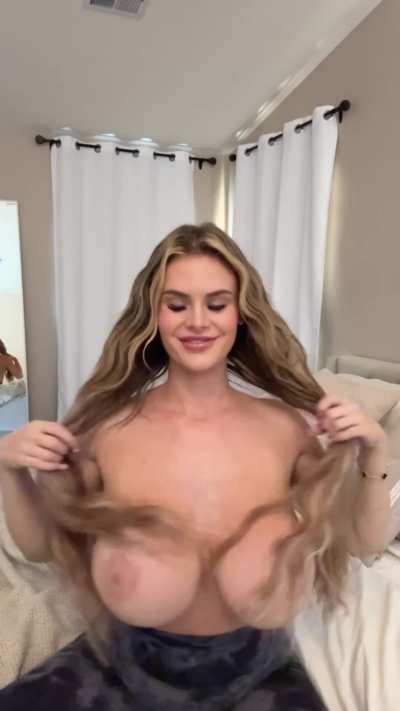 Nobody told you Rapunzel had big tits not hair