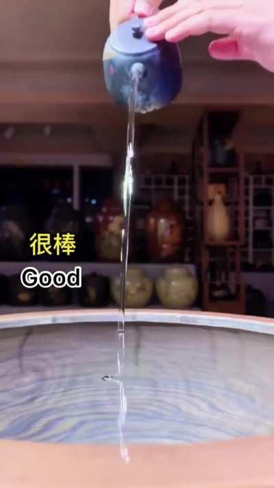 Didn't know Tea Pots could be so cool and satisfying. The flow of the water is amazing 