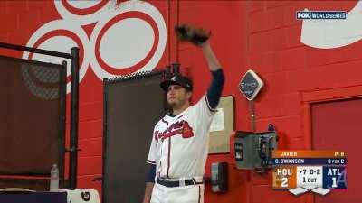 [Highlight] [Highlight] Dansby Swanson ties the game with a solo home run