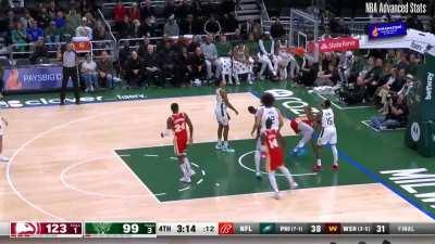 [Highlight] Thanasis shows off his elite NBA skills during his first appearance of the season