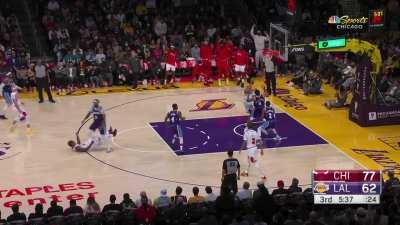 [Highlight] DeMar DeRozan sweet move and hits the jumper