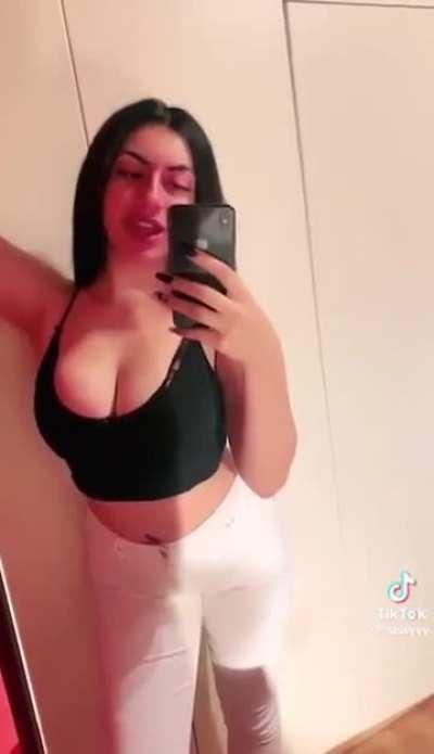 Σισσυ δε μας πέφτει